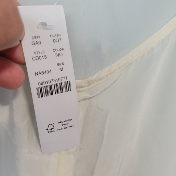 J. Crew Drapey tiered top in crepe de chine Size Medium Nwt - Picture 5 of 11